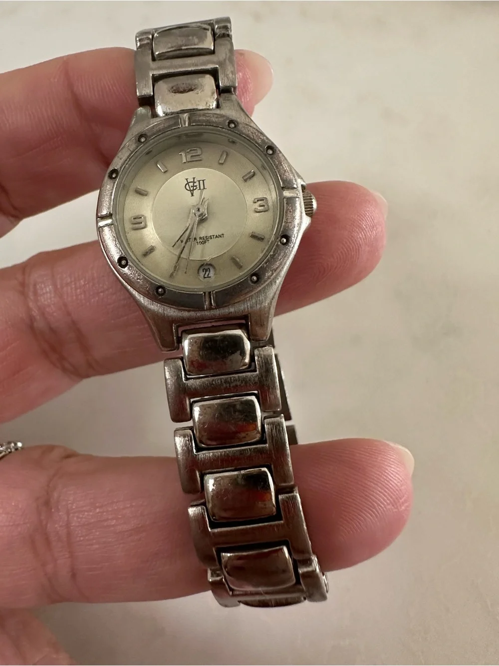 Vintage VG ll Ladies Quartz Watch Silver Tone V8234